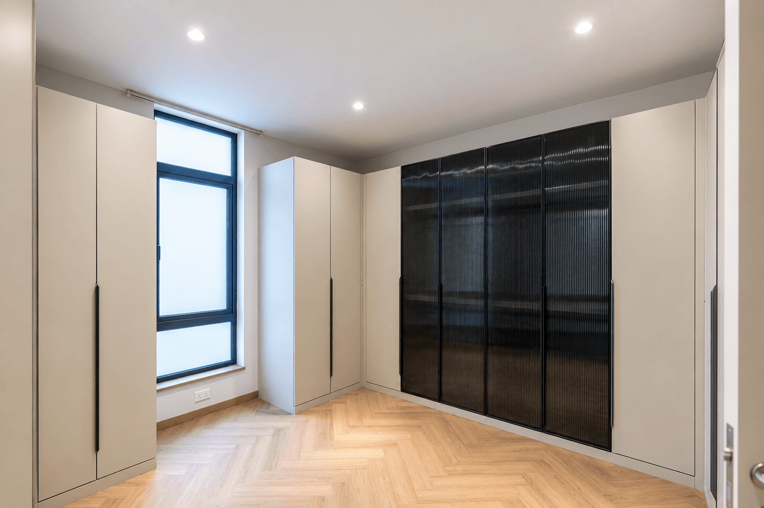 Wardrobes & Closets